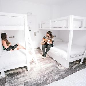 La Cocotera Boutique Hostel & Coworking